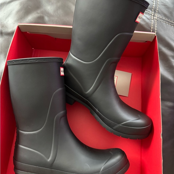 Hunter Black Rain Boots - Picture 1 of 2